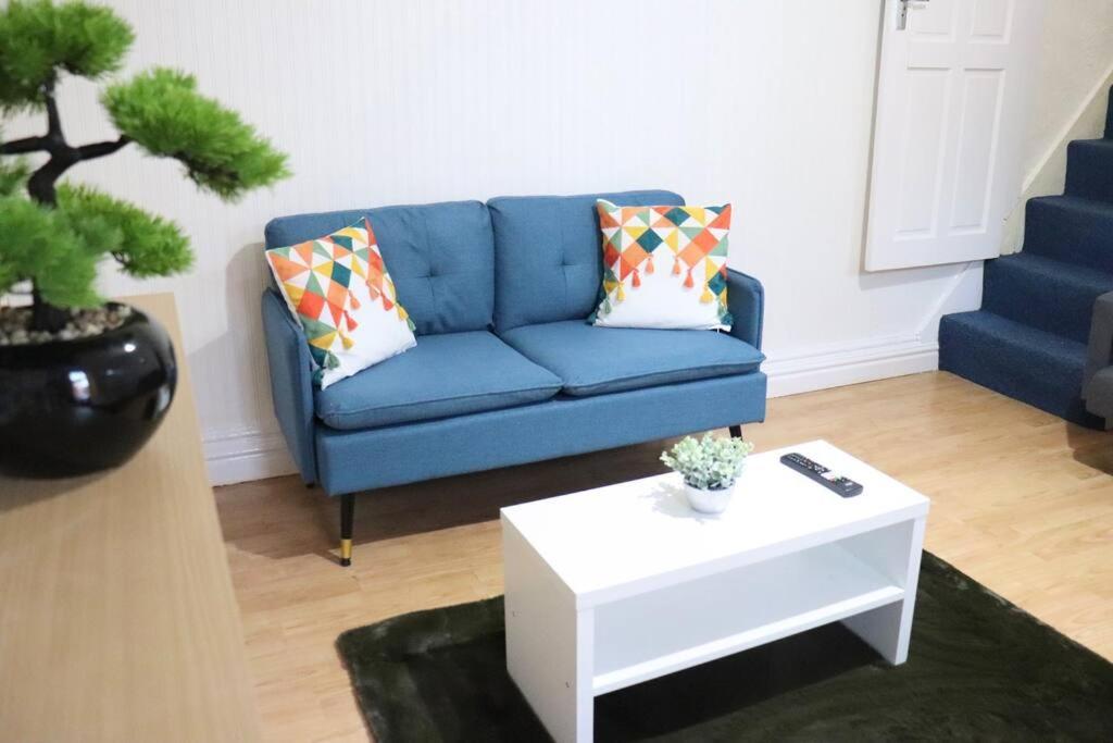 Peaceful 2 Bed House Free Wifi And Parking Apartment Leeds  Exterior photo