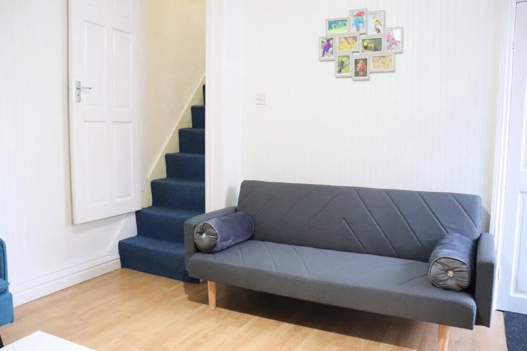 Peaceful 2 Bed House Free Wifi And Parking Apartment Leeds  Exterior photo